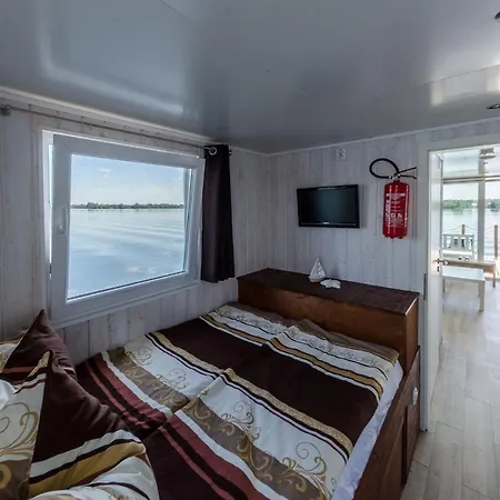 بوتيل Feststehendes Hausboot