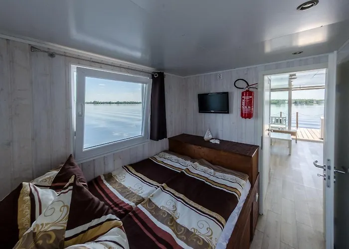 بوتيل Feststehendes Hausboot